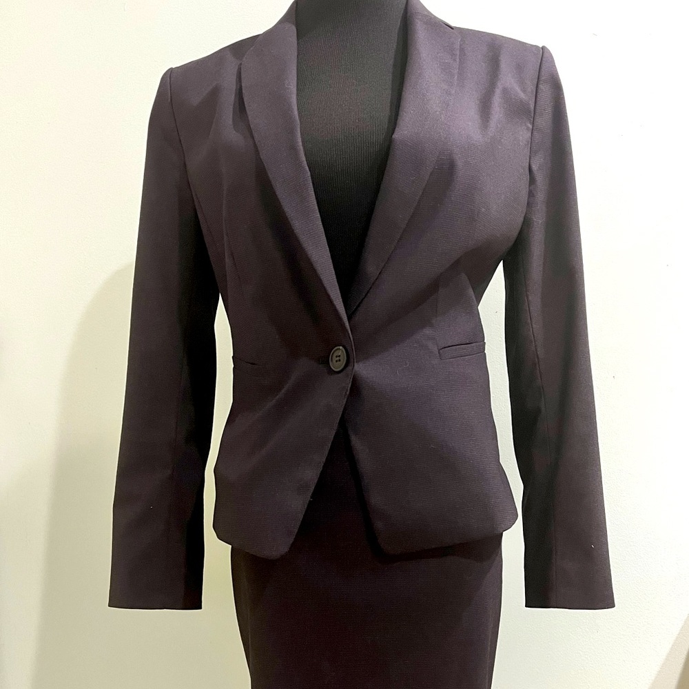 Ann Taylor Suit size 6